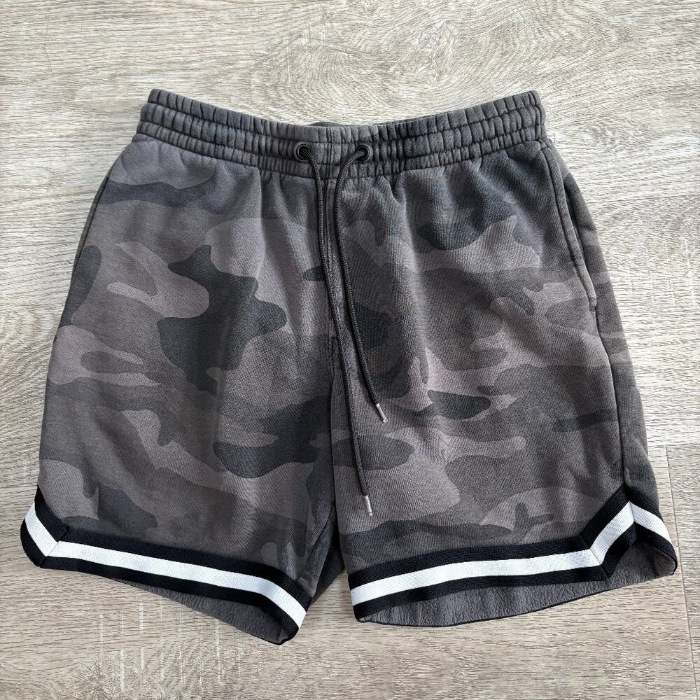 CSG Mens Medium Relaxed Fit Camo Shorts